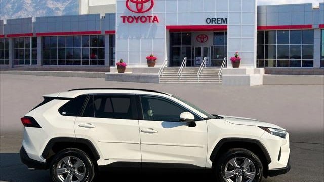 2024 Toyota RAV4 Hybrid LE