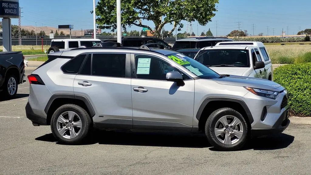 2024 Toyota RAV4 Hybrid LE
