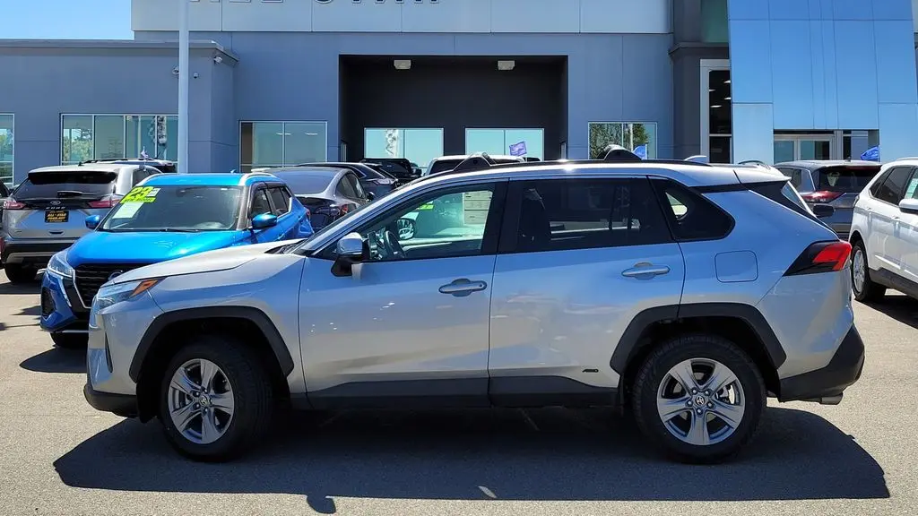 2024 Toyota RAV4 Hybrid LE