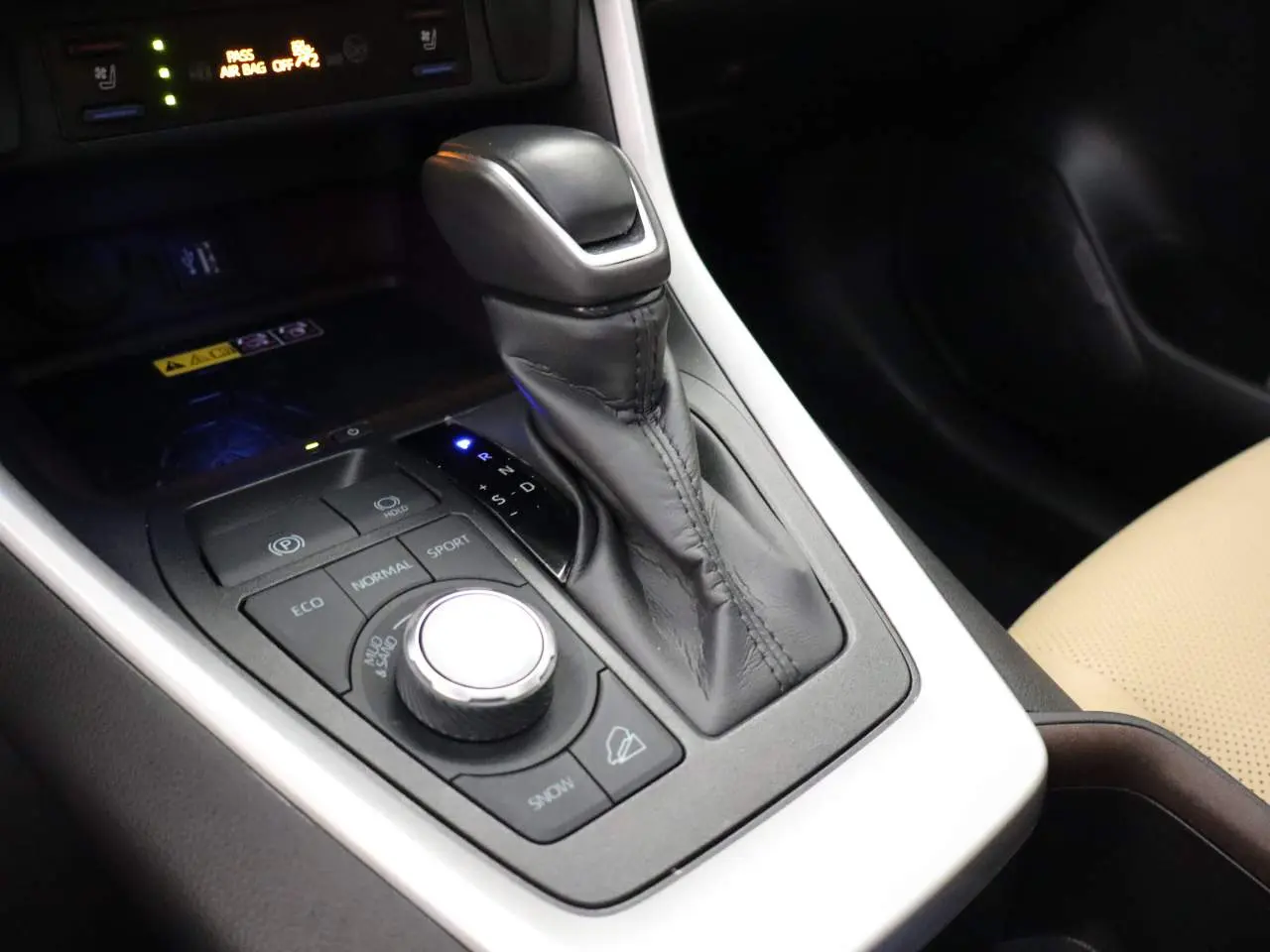 2025 Toyota RAV4 - $40,304