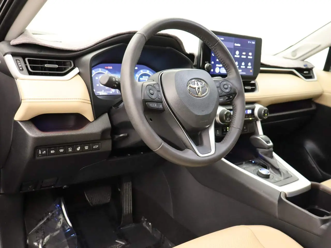 2025 Toyota RAV4 - $40,304