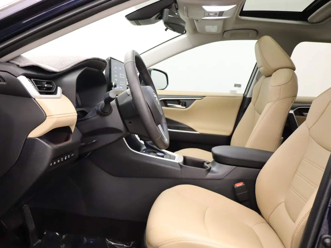 2025 Toyota RAV4 - $40,304
