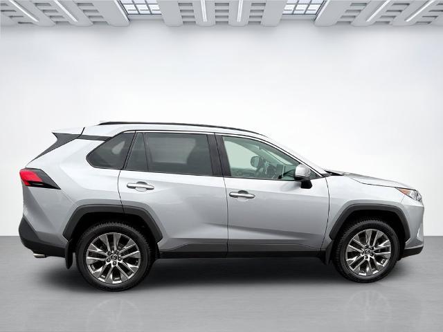 2019 Toyota RAV4 - $27,999