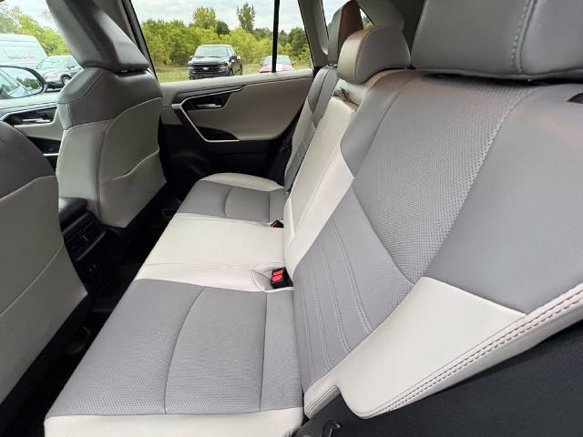 2019 Toyota RAV4 - $27,999