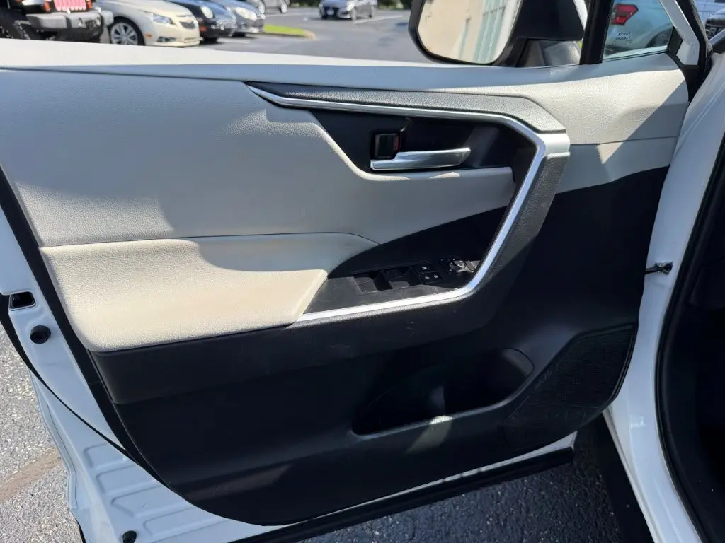 2020 Toyota RAV4 - $27,496