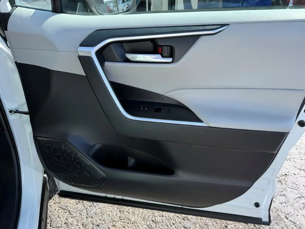 2020 Toyota RAV4 - $27,496