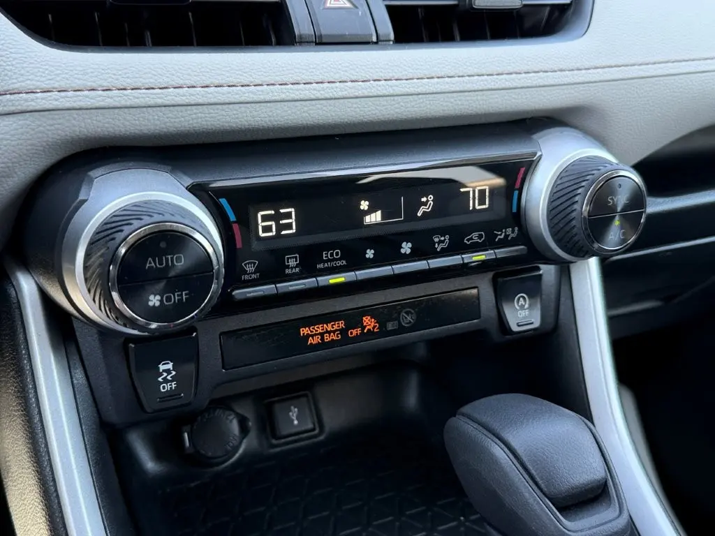 2020 Toyota RAV4 - $27,496