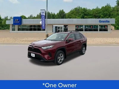 2022 Toyota RAV4 AWD XLE 4DR SUV