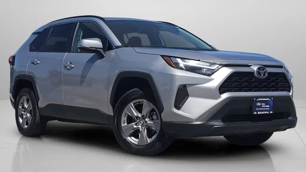 2024 Toyota RAV4 XLE
