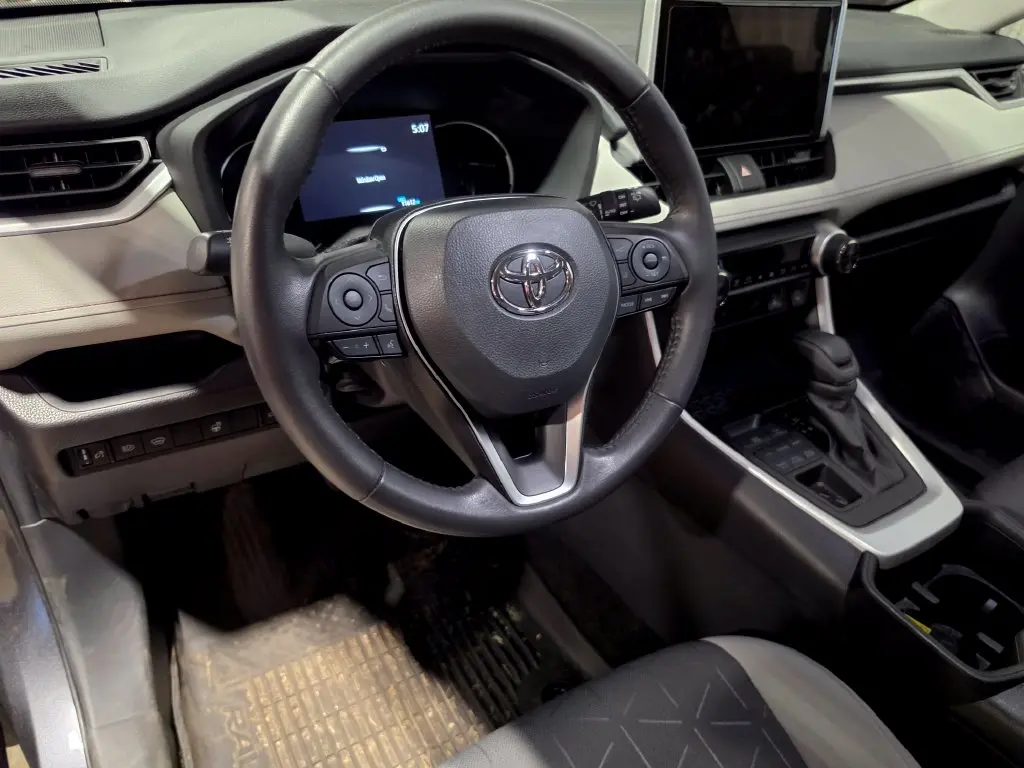 2025 Toyota RAV4 - $34,561