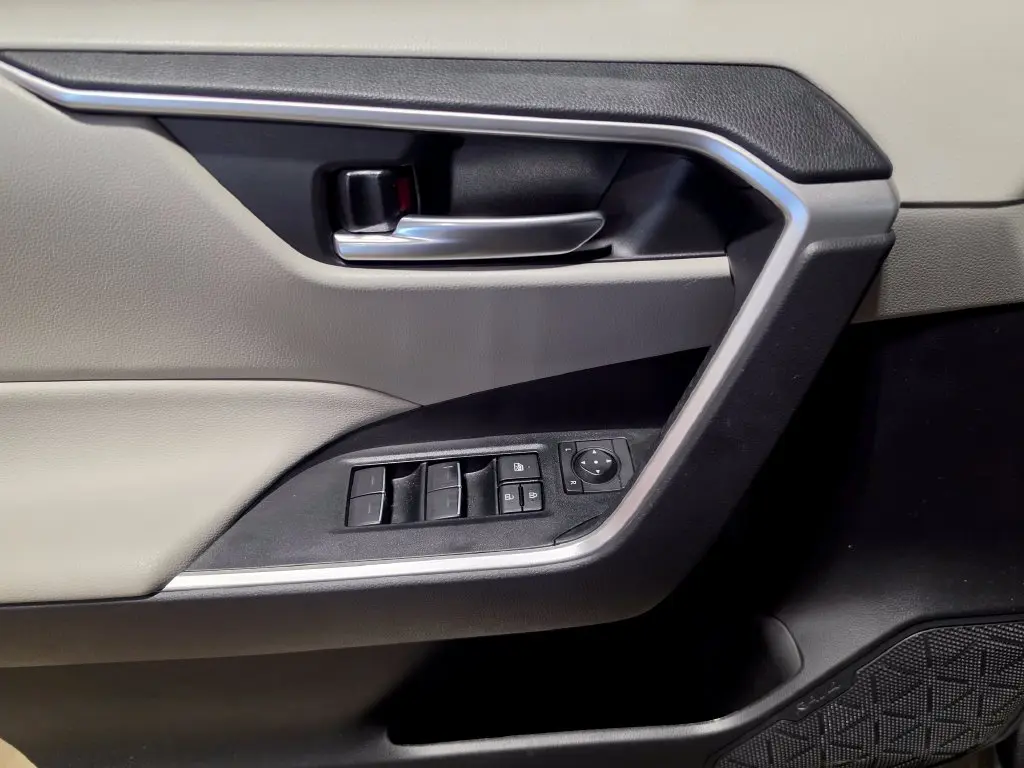 2025 Toyota RAV4 - $34,561
