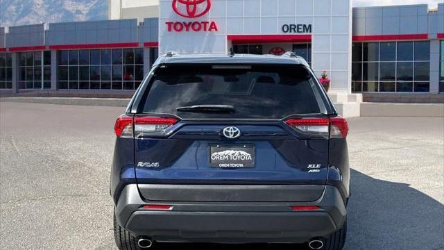 2024 Toyota RAV4 XLE