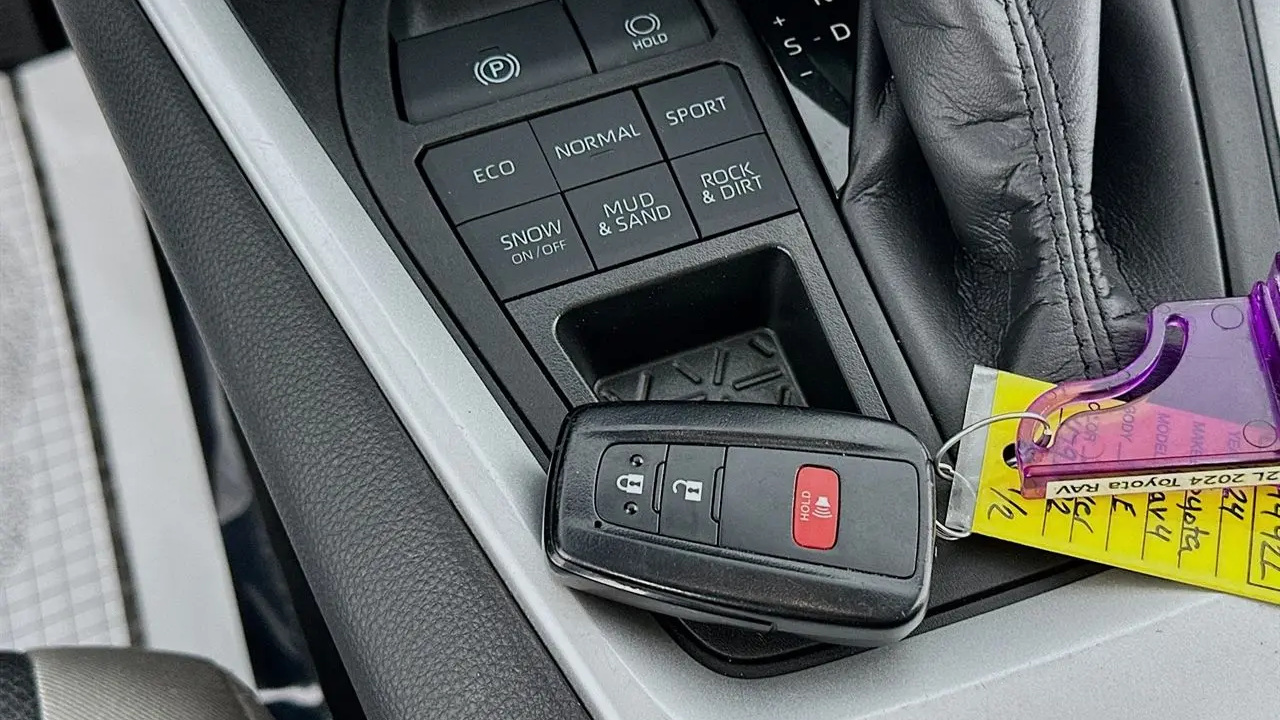 2024 Toyota RAV4 XLE