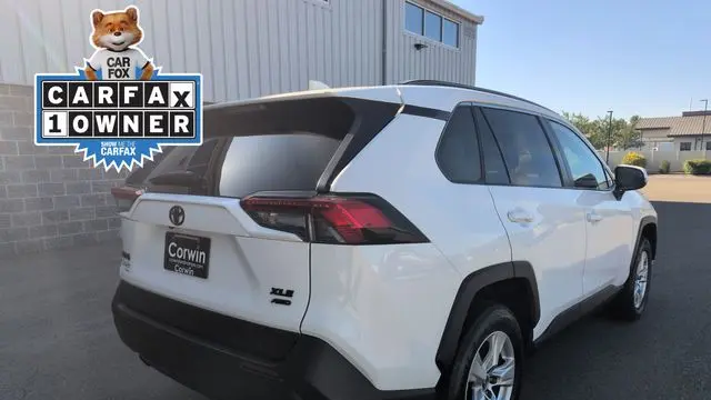 2020 Toyota RAV4 XLE