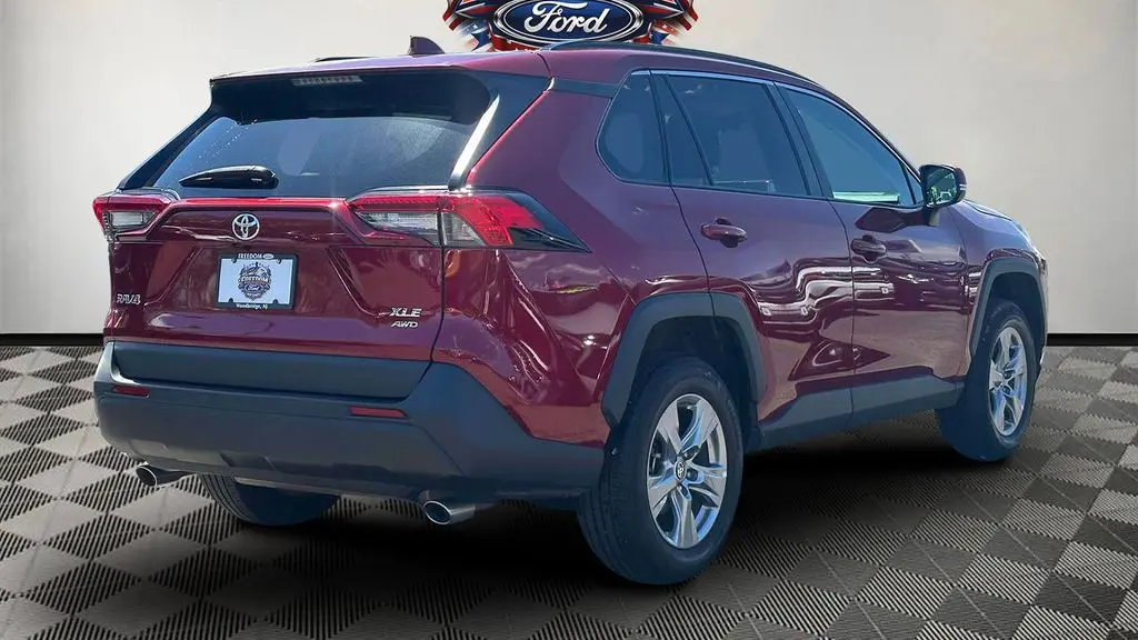 2024 Toyota RAV4 XLE