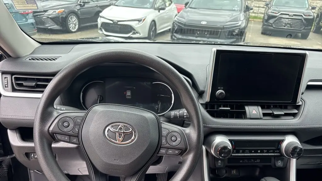 2025 Toyota RAV4 XLE