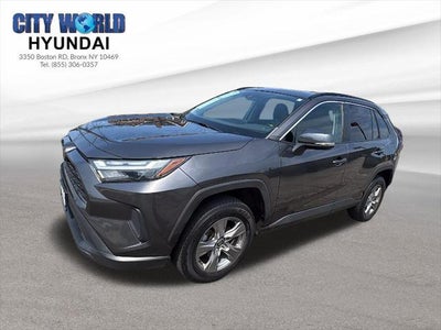 2022 Toyota RAV4 AWD XLE 4DR SUV