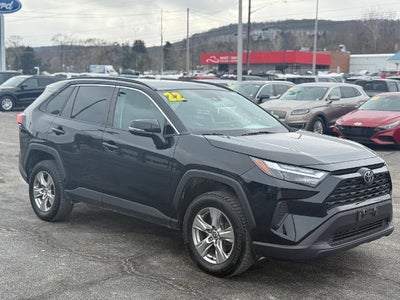 2022 Toyota RAV4 AWD XLE 4DR SUV