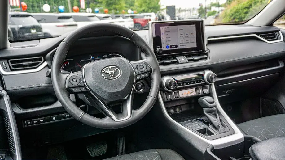 2024 Toyota RAV4 XLE
