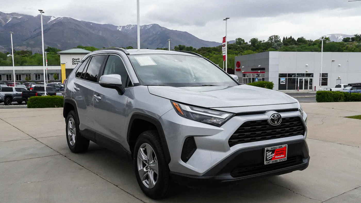 2025 Toyota RAV4 XLE