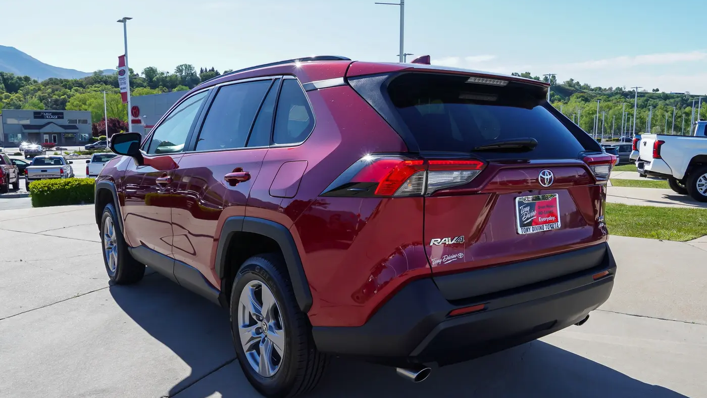2024 Toyota RAV4 XLE
