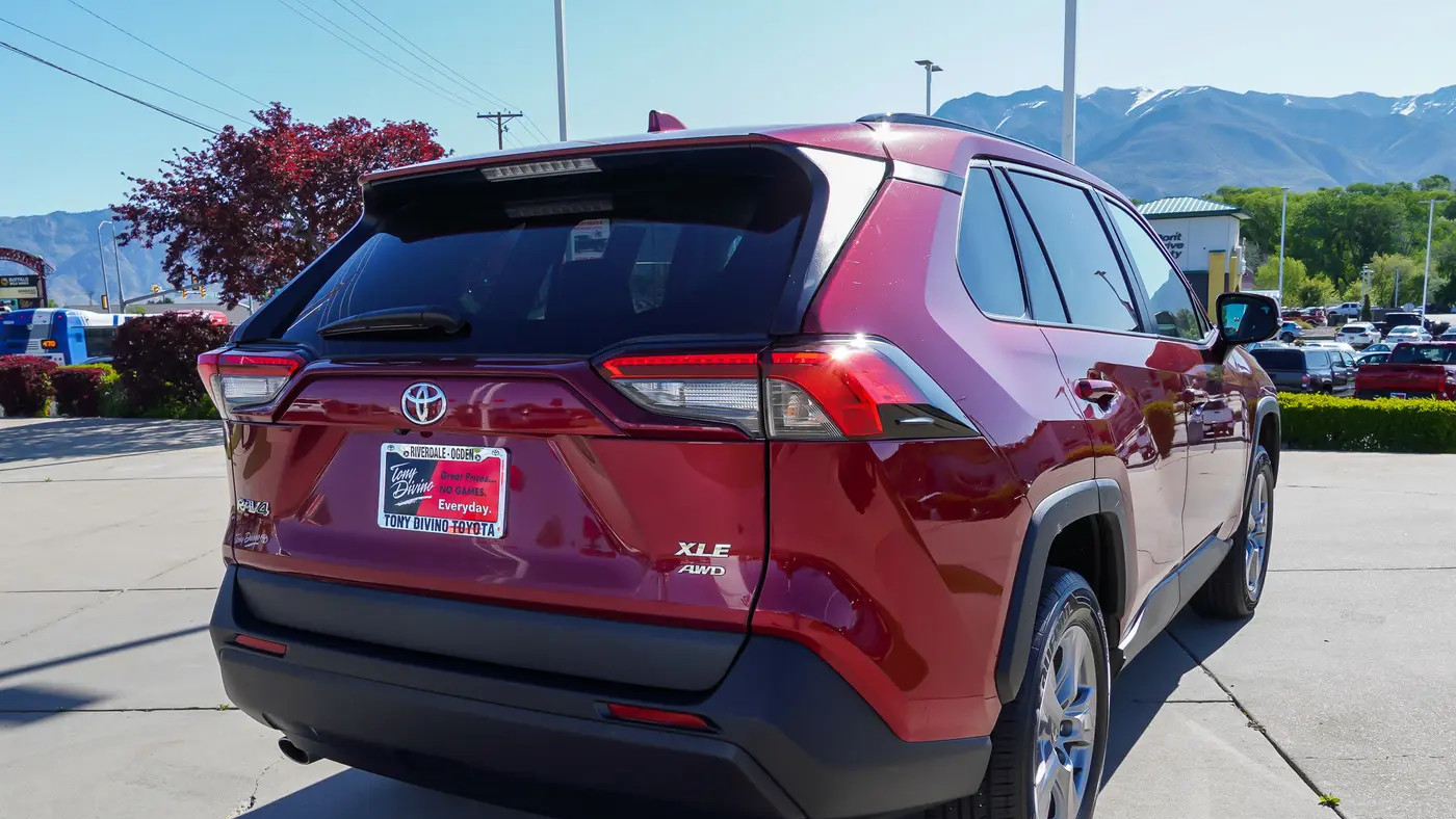 2024 Toyota RAV4 XLE