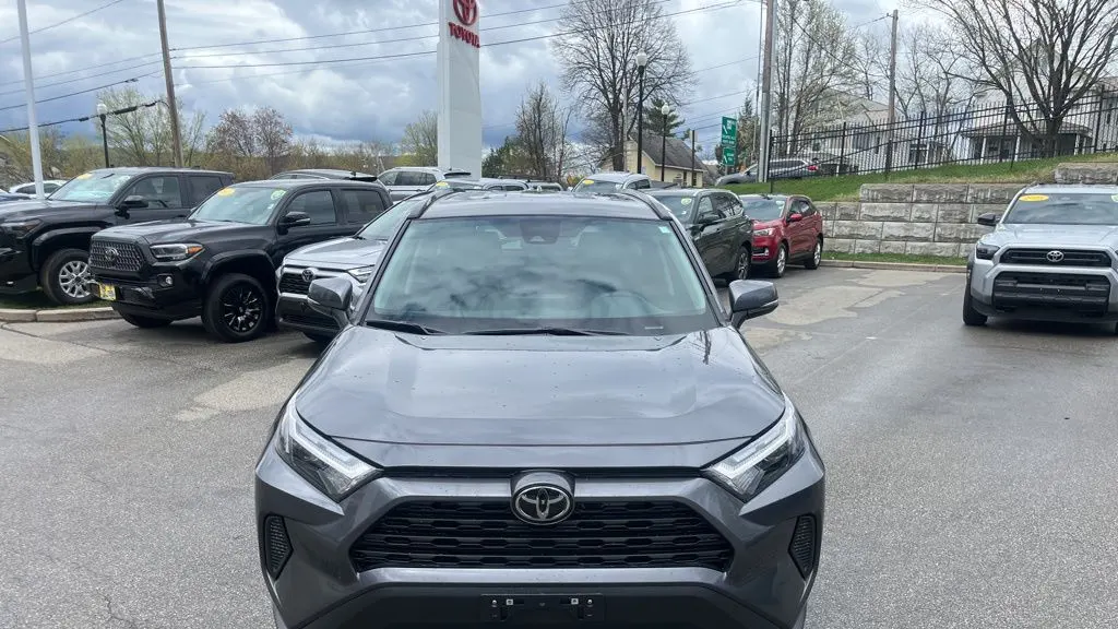 2025 Toyota RAV4 XLE