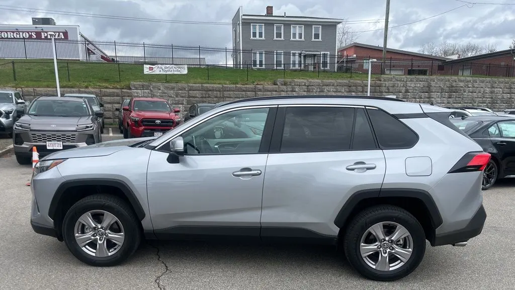 2025 Toyota RAV4 XLE