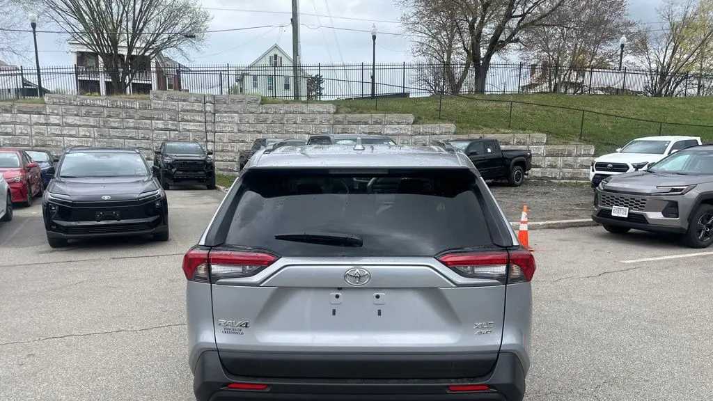 2025 Toyota RAV4 XLE