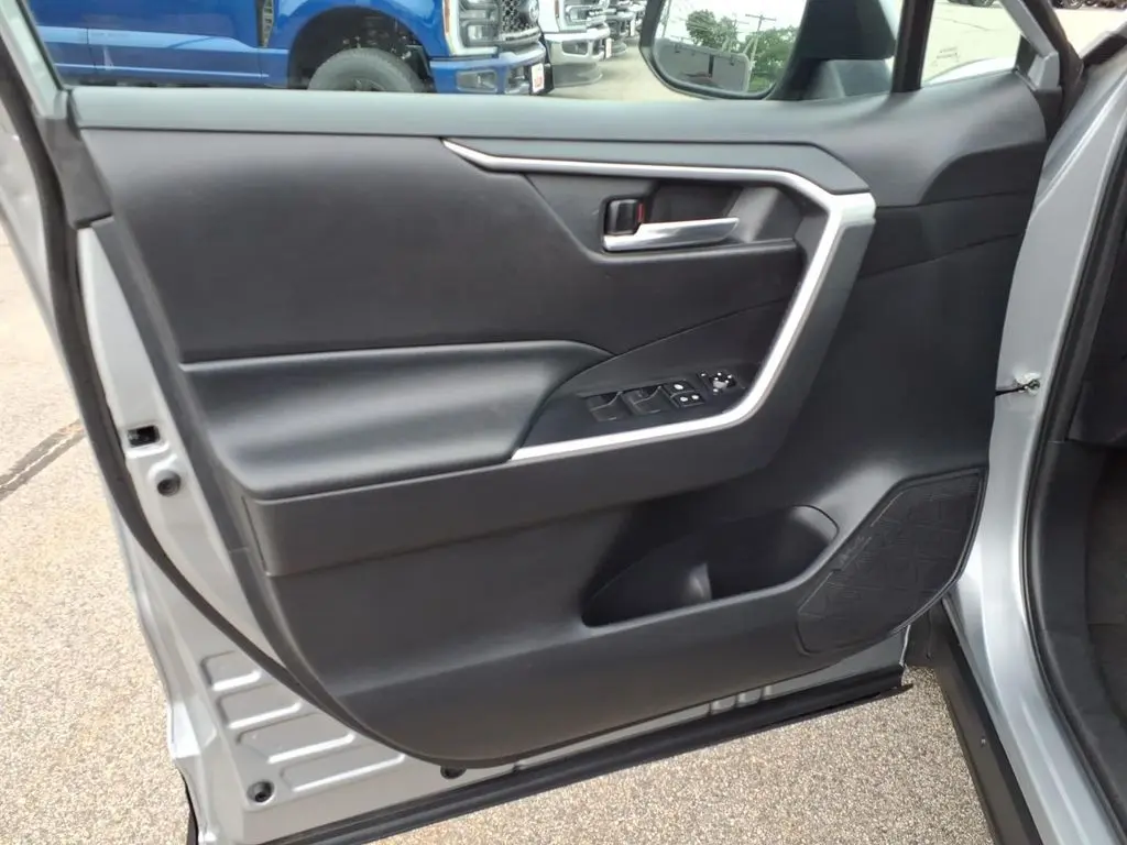 2020 Toyota RAV4 - $27,681