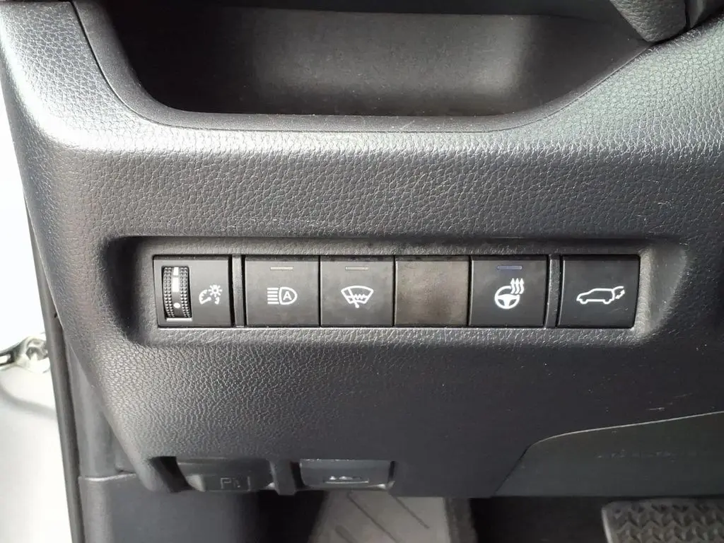 2020 Toyota RAV4 - $27,681