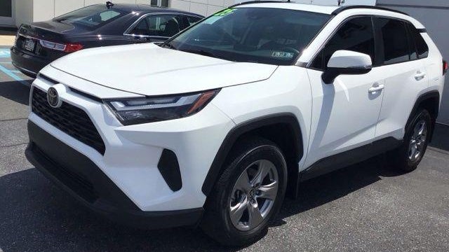 2025 Toyota RAV4 XLE