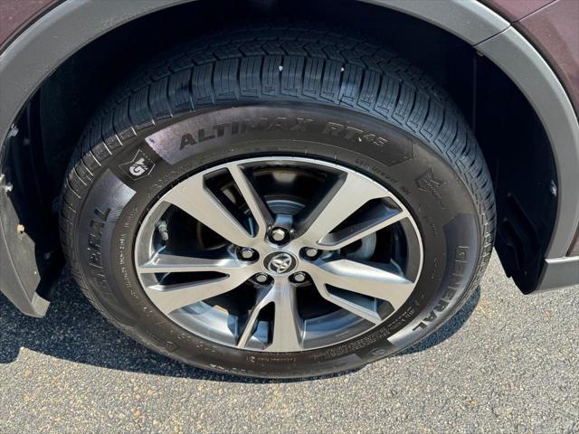 2018 Toyota RAV4 - $21,641