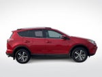 2017 RAV4 Thumbnail 2