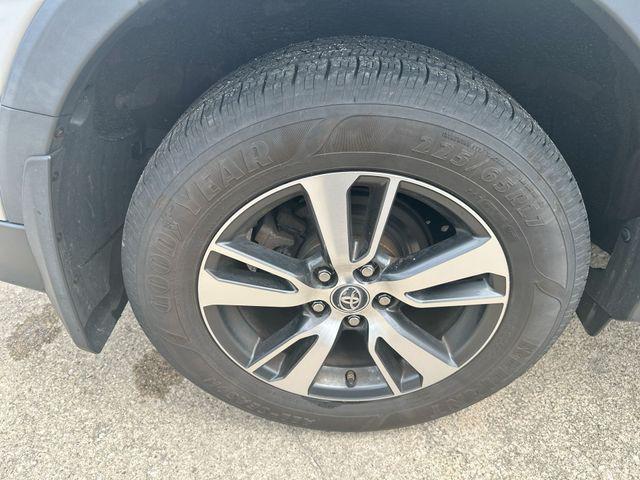 2018 Toyota RAV4 - $19,800