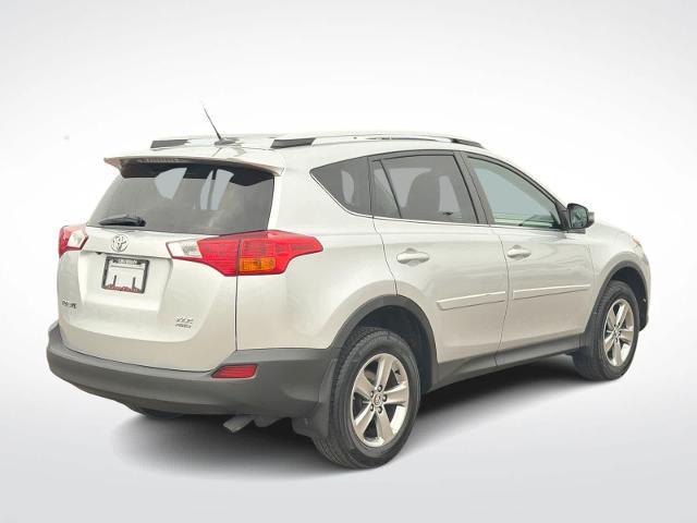 2015 Toyota RAV4 - $17,275