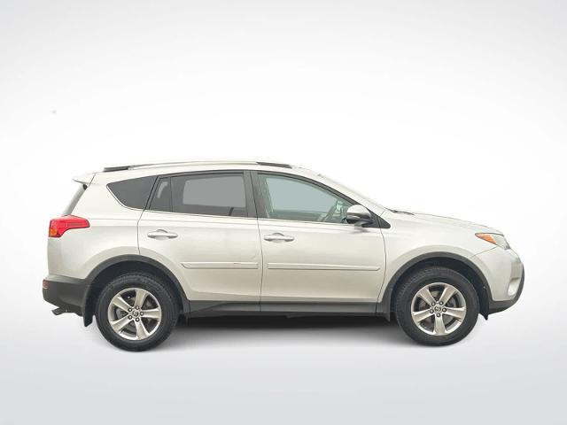 2015 Toyota RAV4 - $17,275