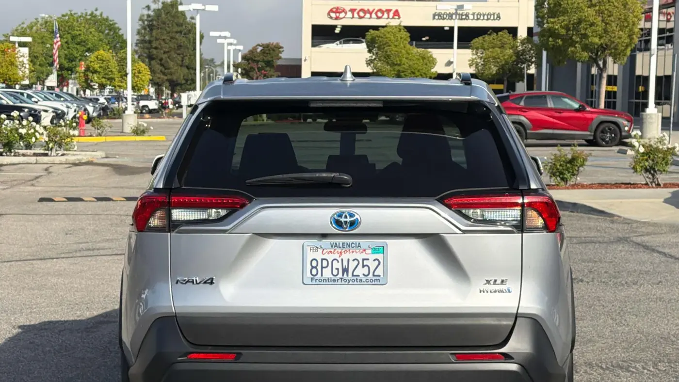 2020 Toyota RAV4 Hybrid XLE