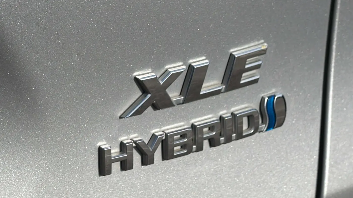 2020 Toyota RAV4 Hybrid XLE