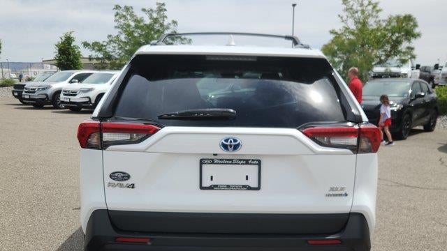 2021 Toyota RAV4 Hybrid XLE