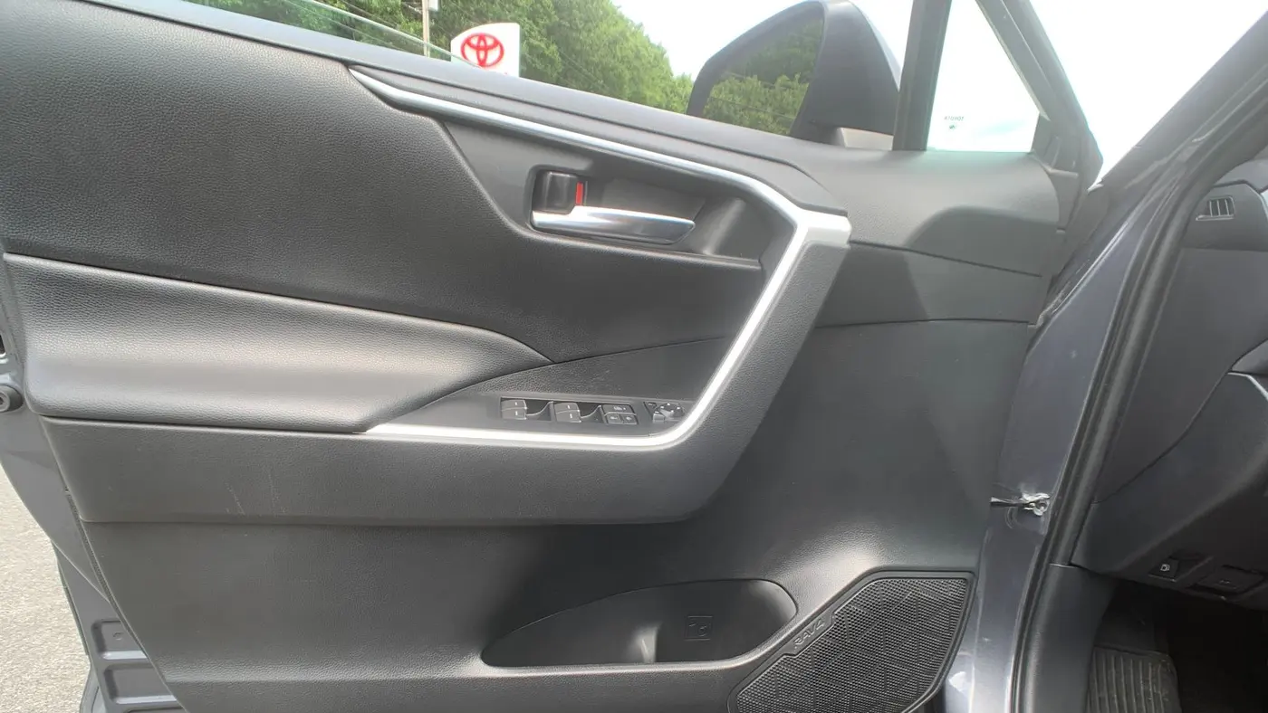 2019 Toyota RAV4 Hybrid XLE