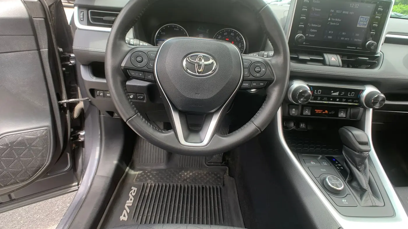 2019 Toyota RAV4 Hybrid XLE
