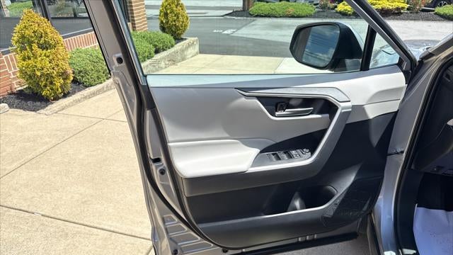 2019 Toyota RAV4 Hybrid XLE