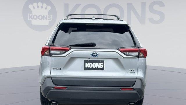 2020 Toyota RAV4 Hybrid XLE
