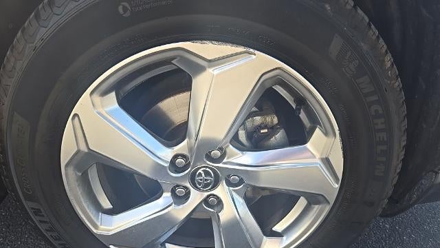 2020 Toyota RAV4 Hybrid XLE