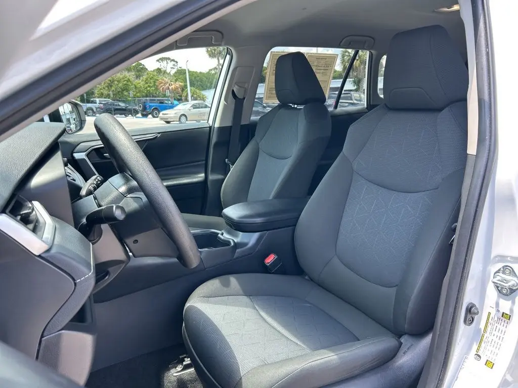2025 Toyota RAV4 - $31,082