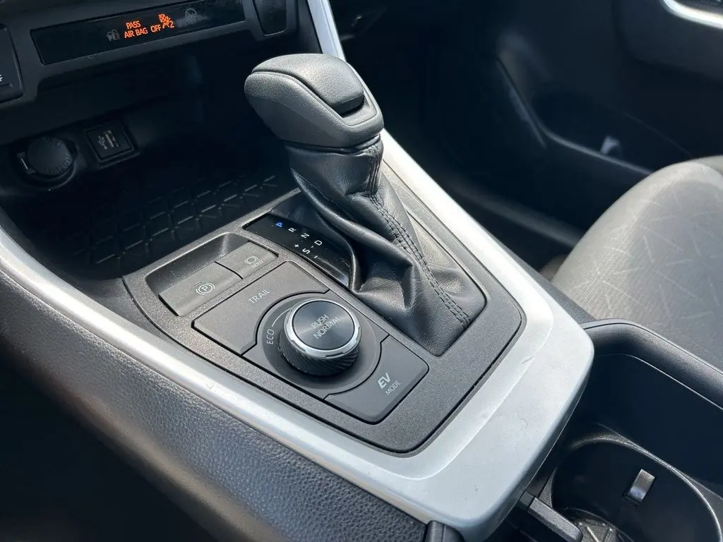 2025 Toyota RAV4 - $31,082
