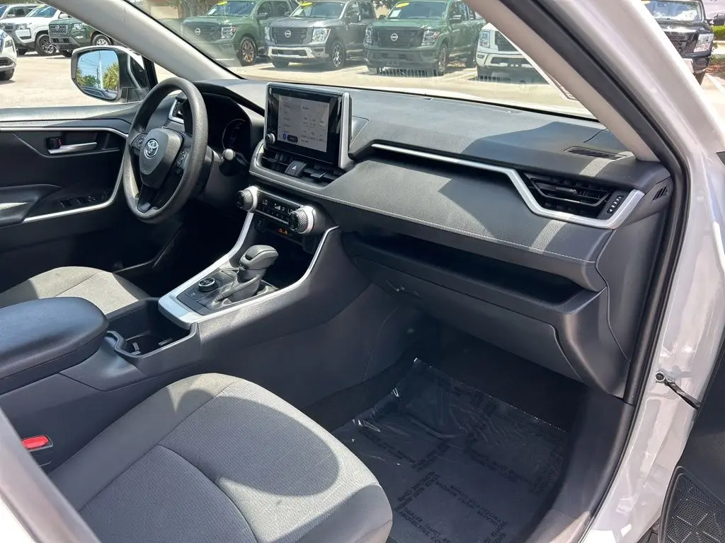 2025 Toyota RAV4 - $31,082