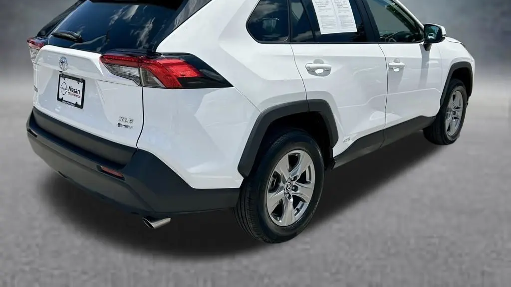 2025 Toyota RAV4 Hybrid XLE