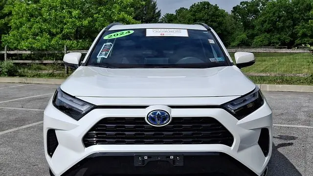 2024 Toyota RAV4 Hybrid SE